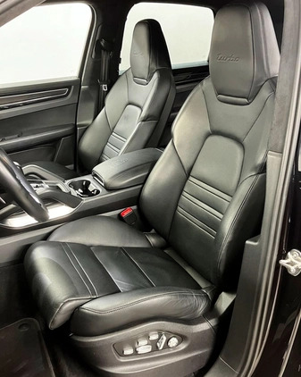 Porsche Cayenne cena 399000 przebieg: 101861, rok produkcji 2018 z Kleszczele małe 781